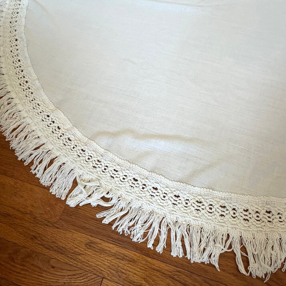 Vintage Round Cream Tablecloth Crochet Fringe Boho Cottage Decor - Picture 2 of 9